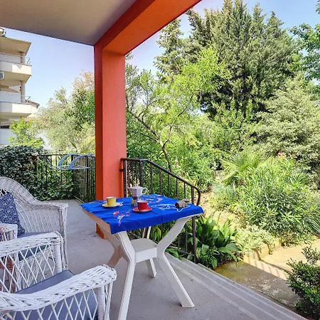 Apartment Milat *
