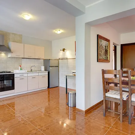 Apartment Milat Banjole